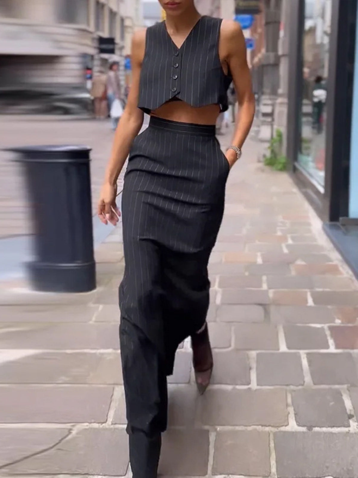 Ensemble jupe courte à rayures et boutons deux pièces