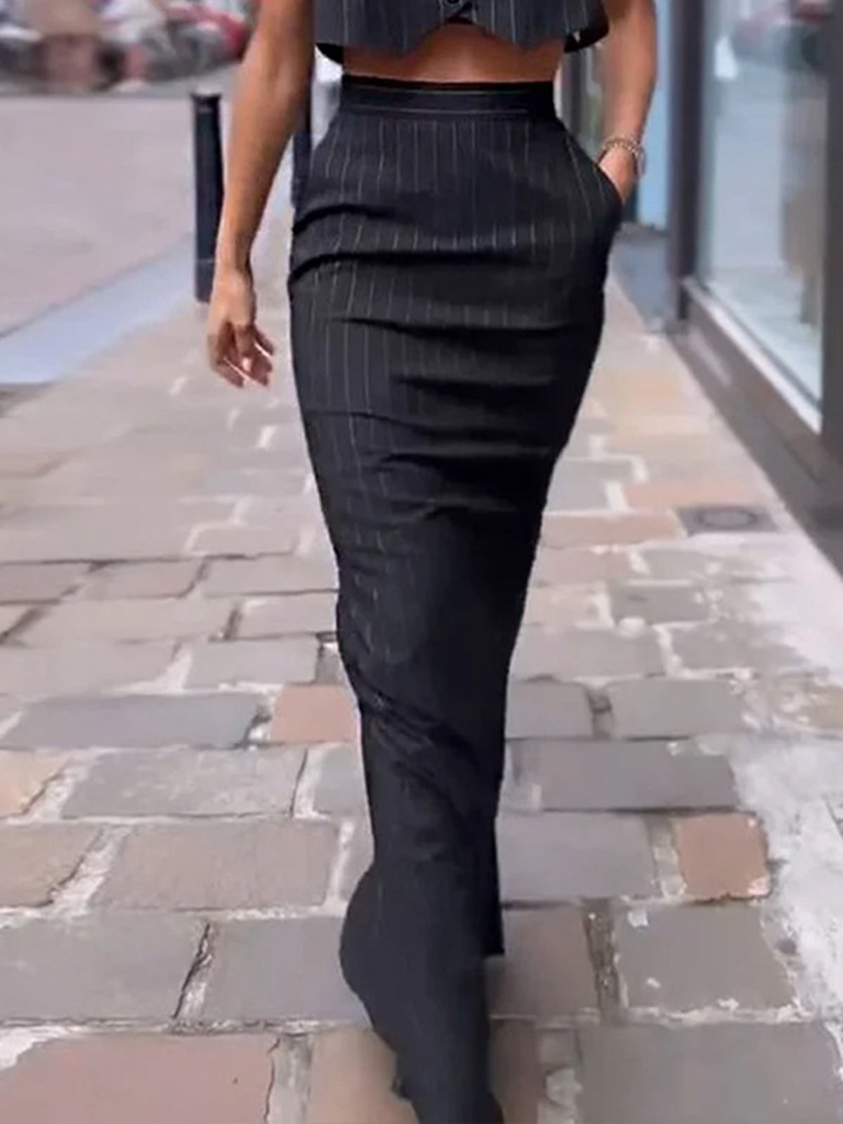 Ensemble jupe courte à rayures et boutons deux pièces