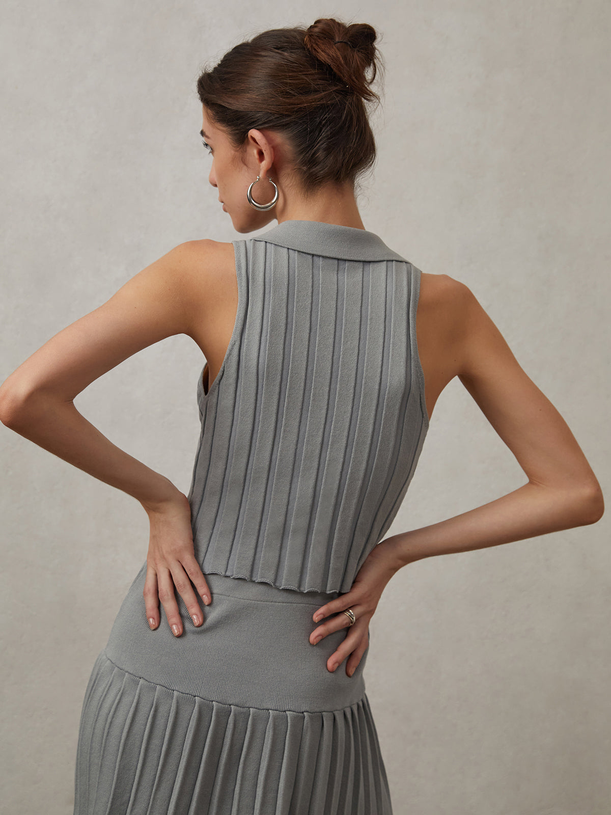 Mühelos plissierte ärmellose Strickweste