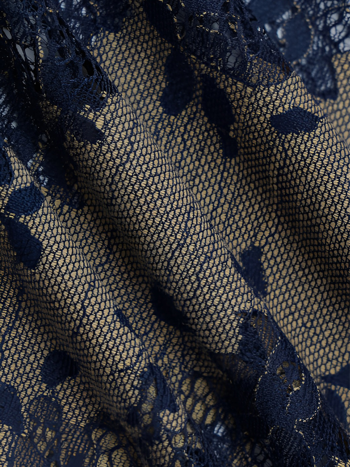 Robe longue à bretelles fines et lacées semi-transparentes Midnight Garden