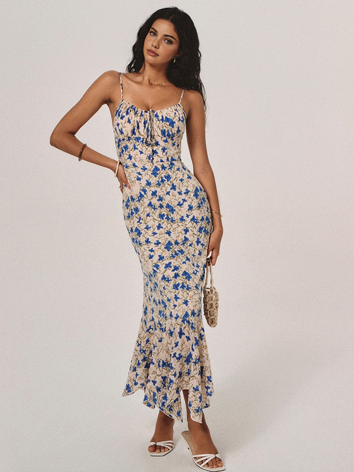 Robe longue à imprimé floral et ourlet asymétrique noué
