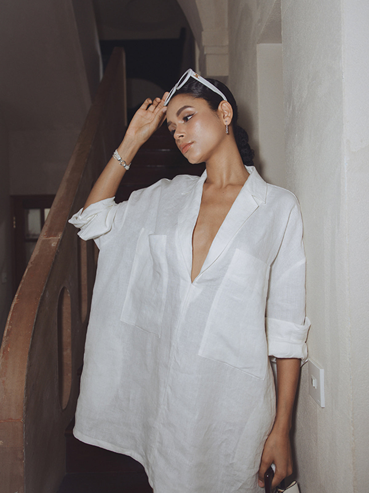 Robe en lin à poches et manches longues semi-transparentes