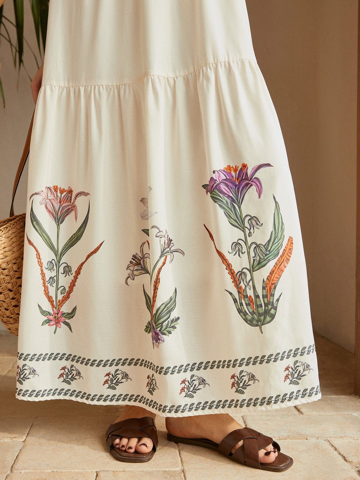 Robe à fleurs plissée dos nu