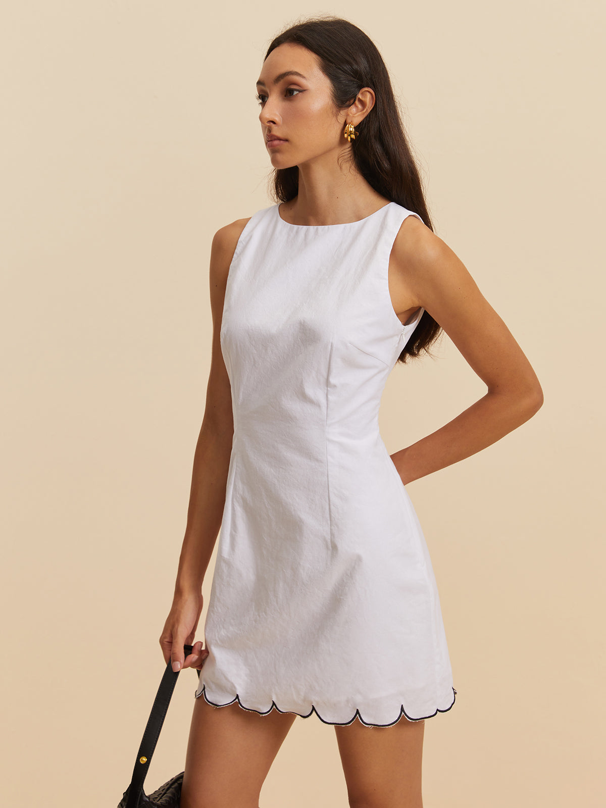 Robe courte en coton à ourlet contrasté
