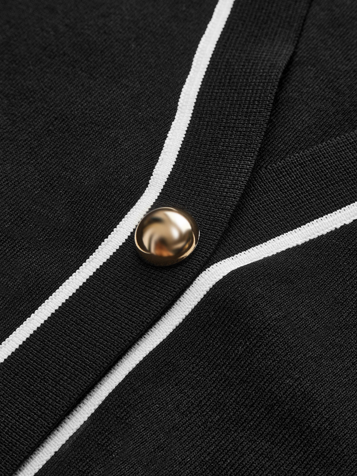 Ensemble jupe sans manches à boutons sur le devant et bordure contrastée