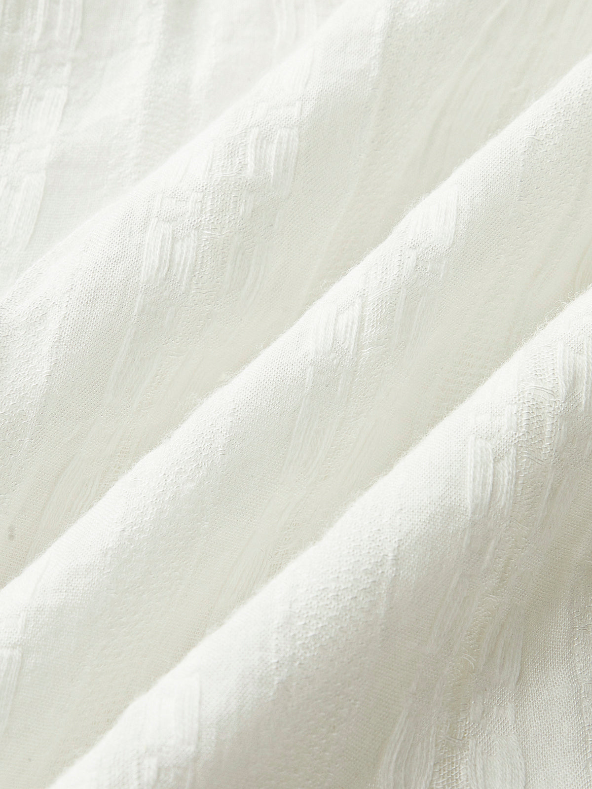 Robe courte semi-transparente unie à encolure carrée