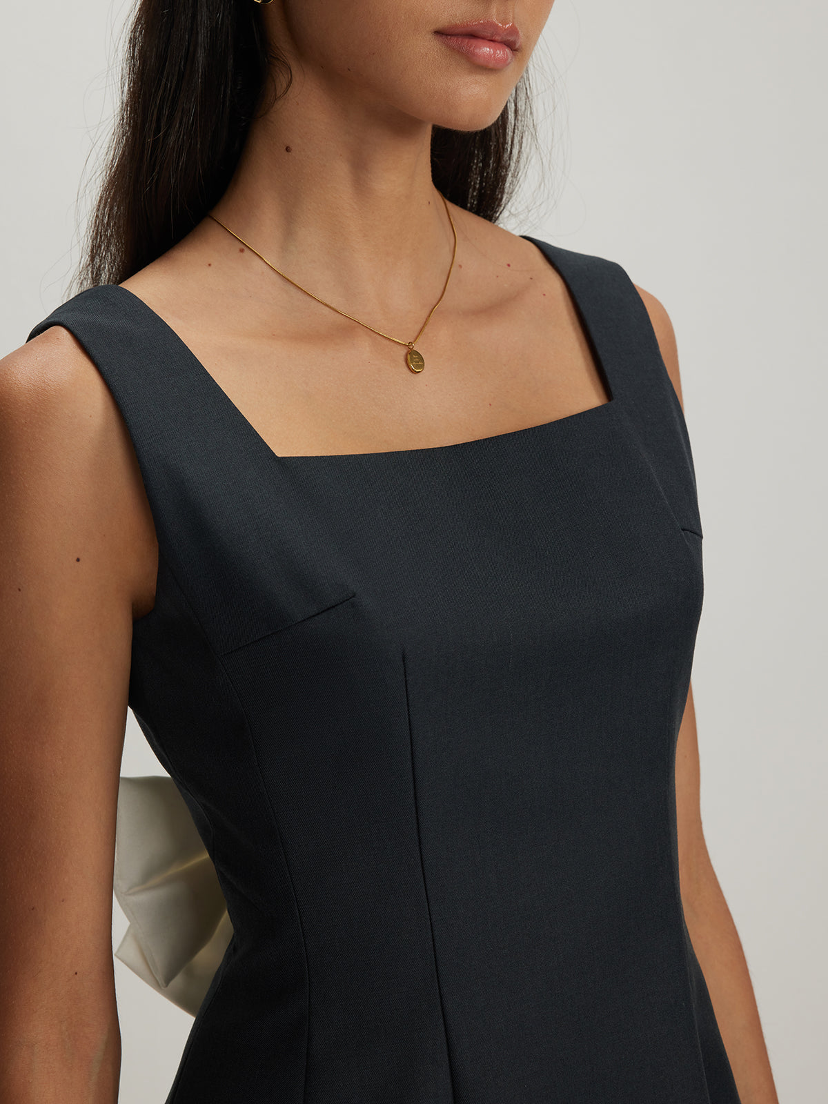 Robe débardeur dos nu à nœud