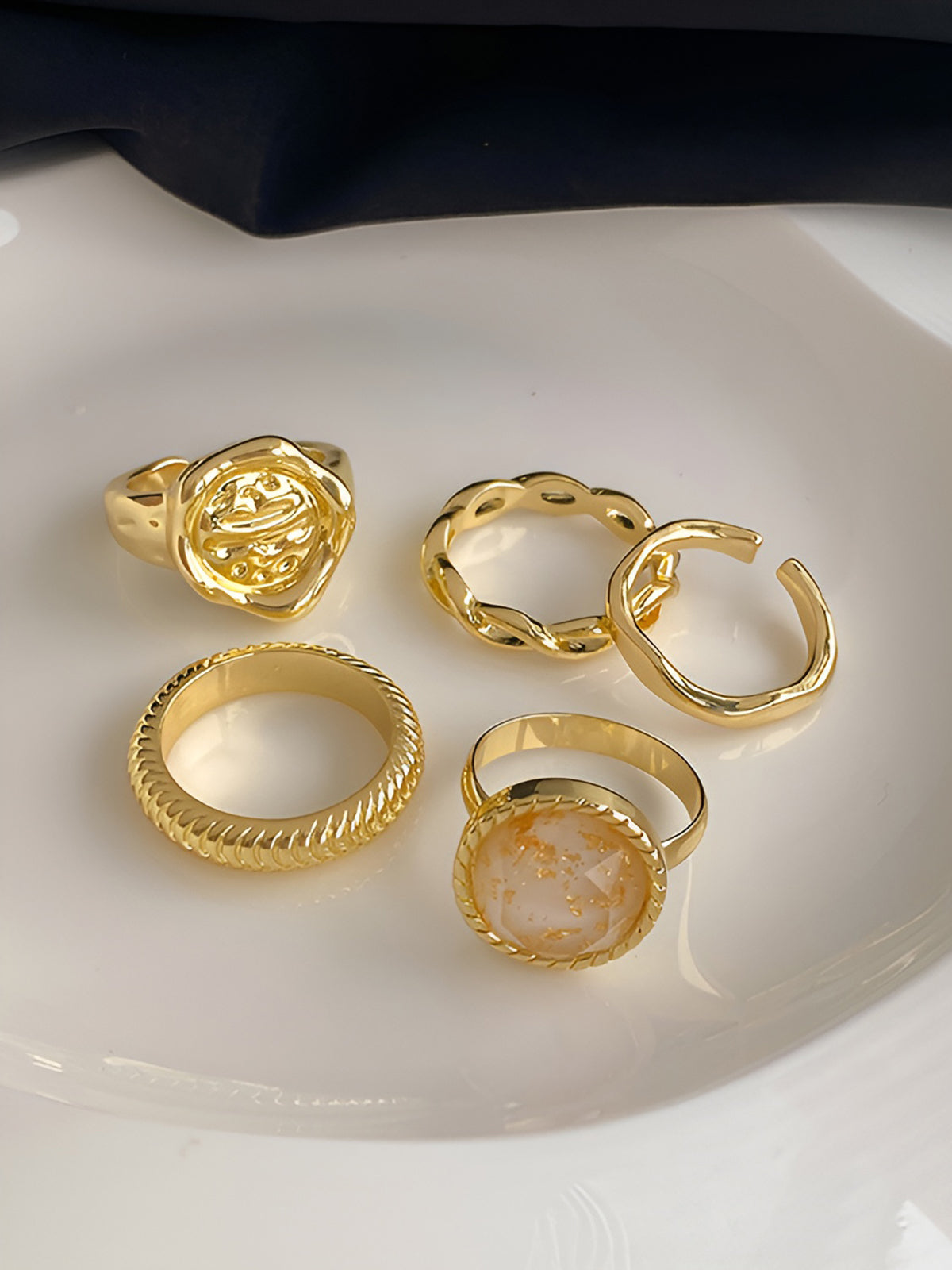 Lot de 5 anneaux dorés haut de gamme