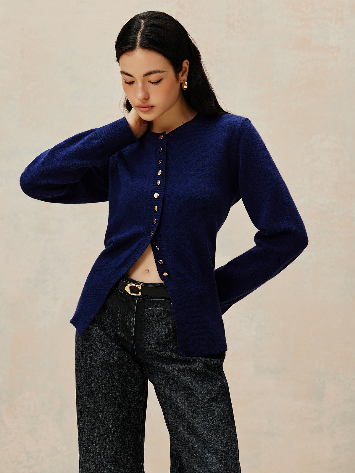 Rundhals-Strickjacke