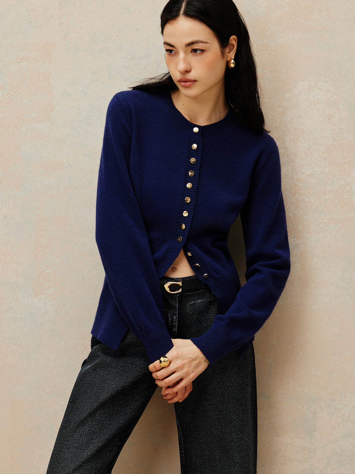 Rundhals-Strickjacke