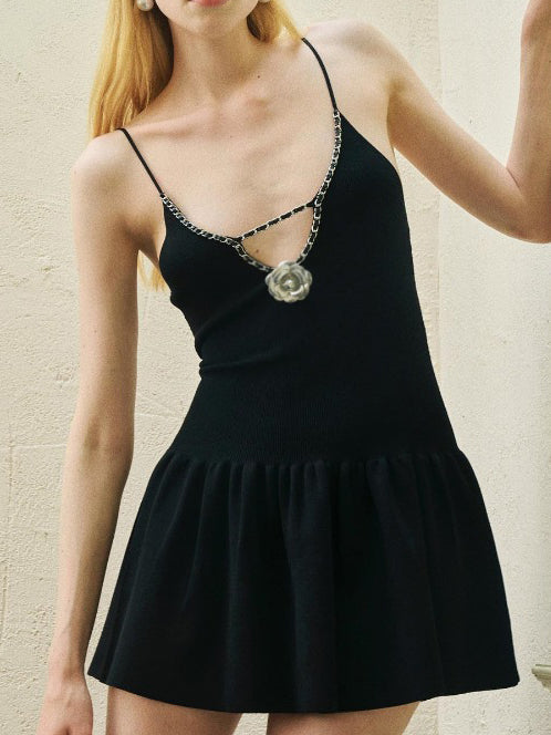 Robe courte plissée à fleurs 3D