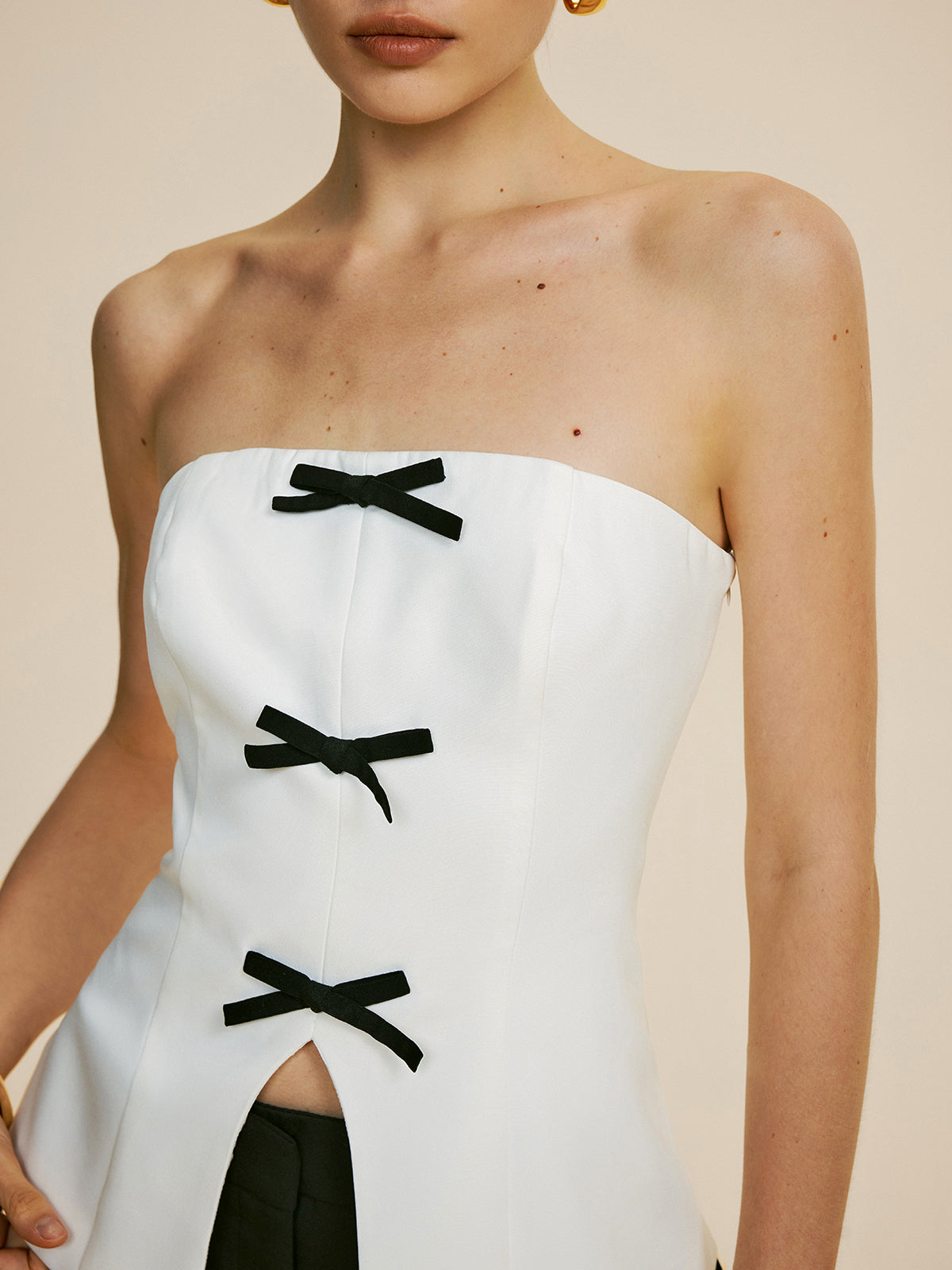 Haut tube fendu décoré de nœud