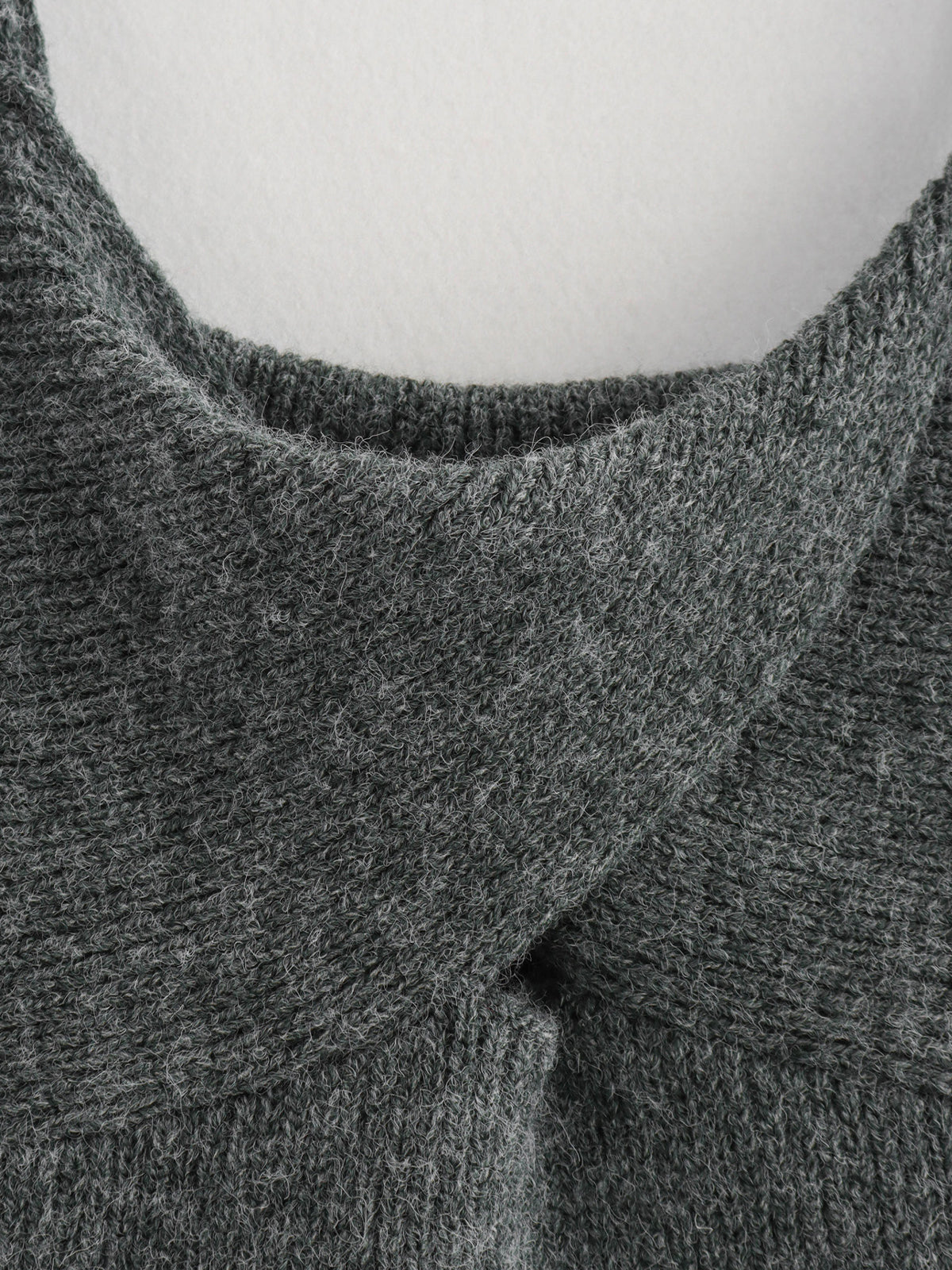 Gilet sans manches à fines bretelles et nœud