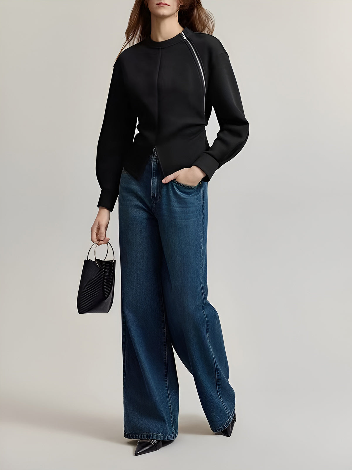 Schlichte Bluse mit Reißverschluss und Schlitz