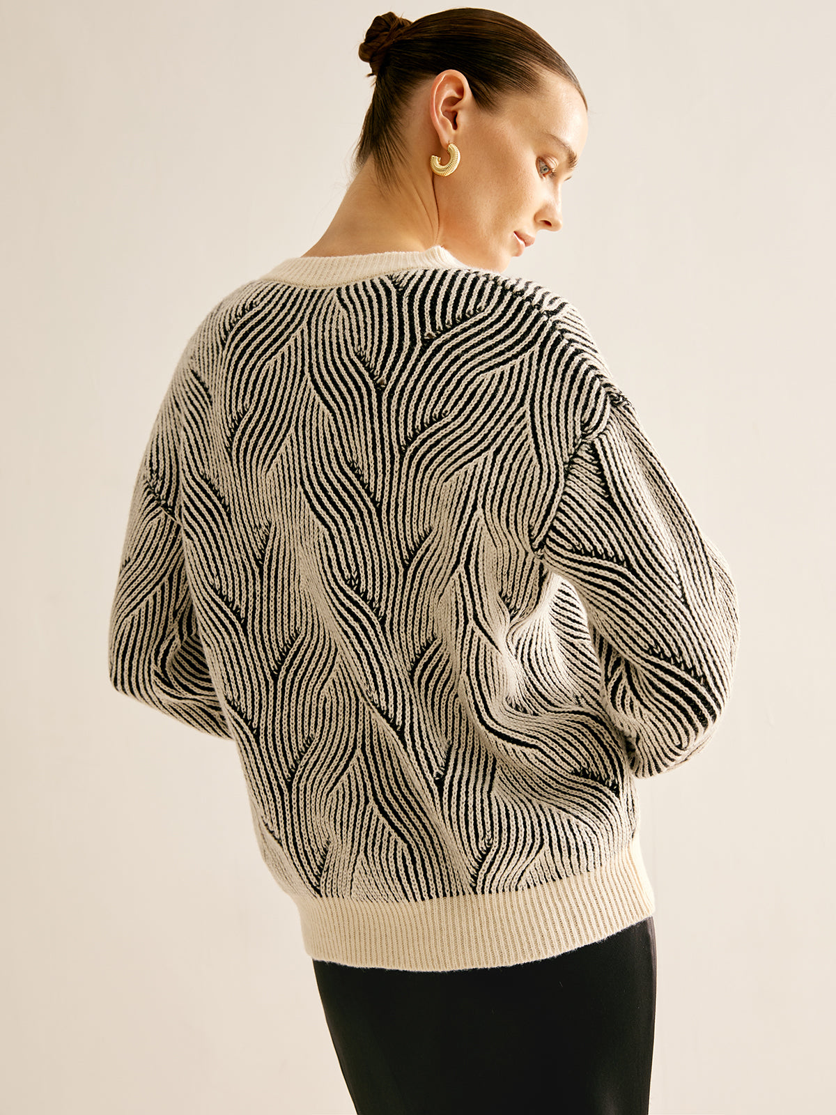 Zweifarbiger Pullover mit Rundhalsausschnitt