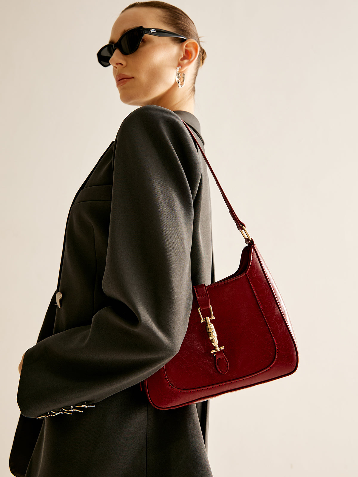 Schultertasche mit Magnetverschluss und Reißverschluss