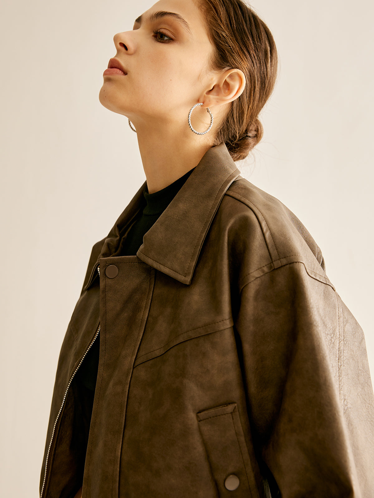 Reißverschluss-Kunstlederjacke