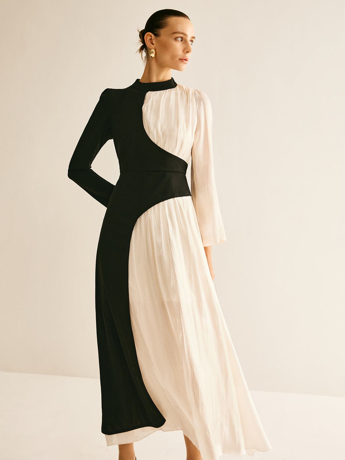 Kleid mit Farbblock-Design und Kordelzug