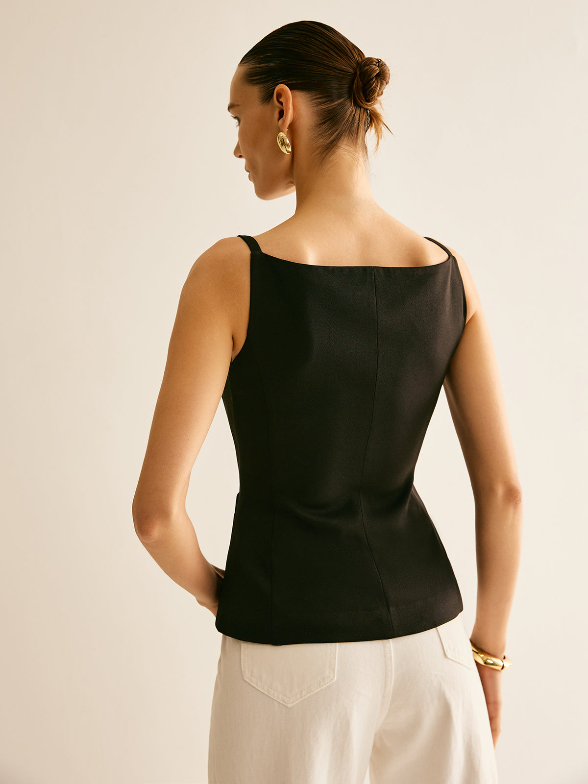 Débardeur à boutons fendu