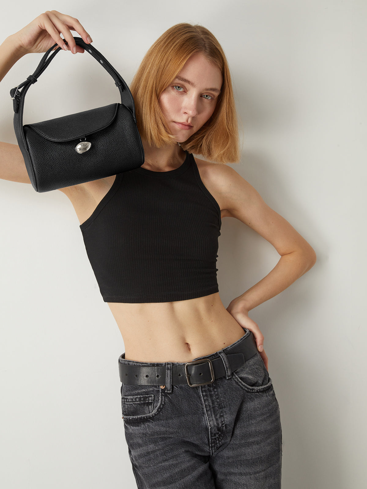 Sac à main à rabat texturé avec boucle