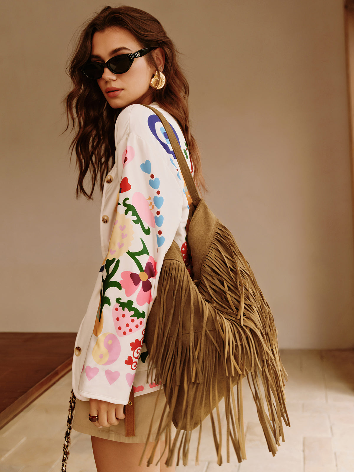 Schultertasche mit Boheme-Schnallendesign und Quasten