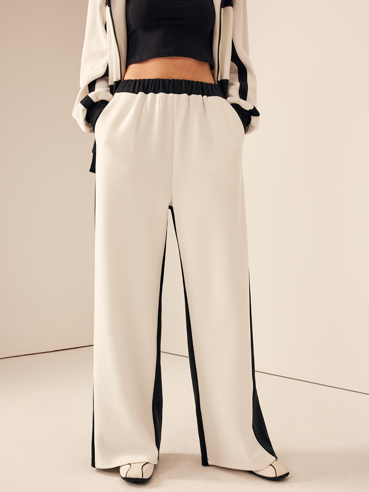 Zweifarbige Jogginghose mit elastischem Bund