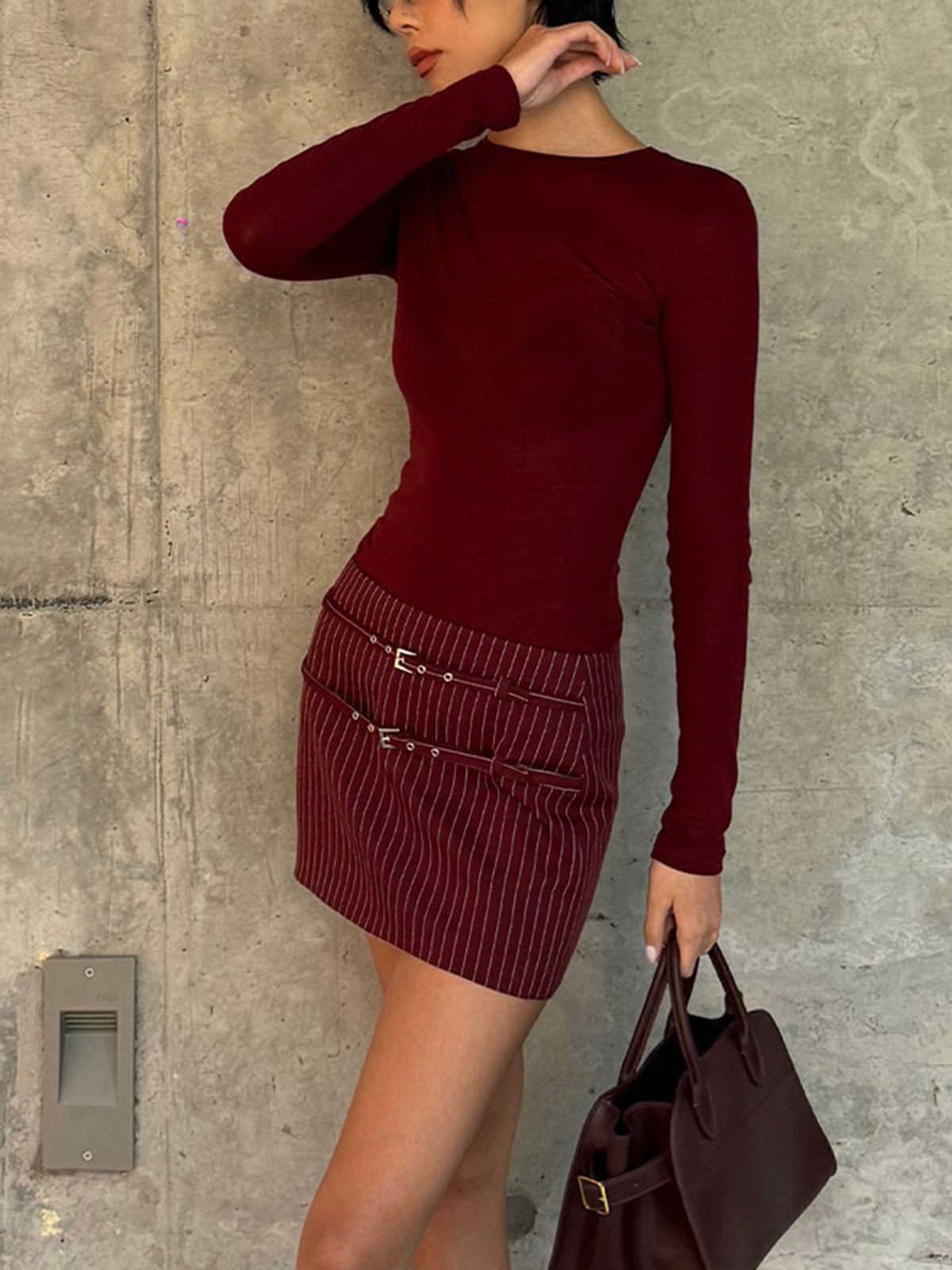 Nadelstreifenrock mit Gürtelverzierung