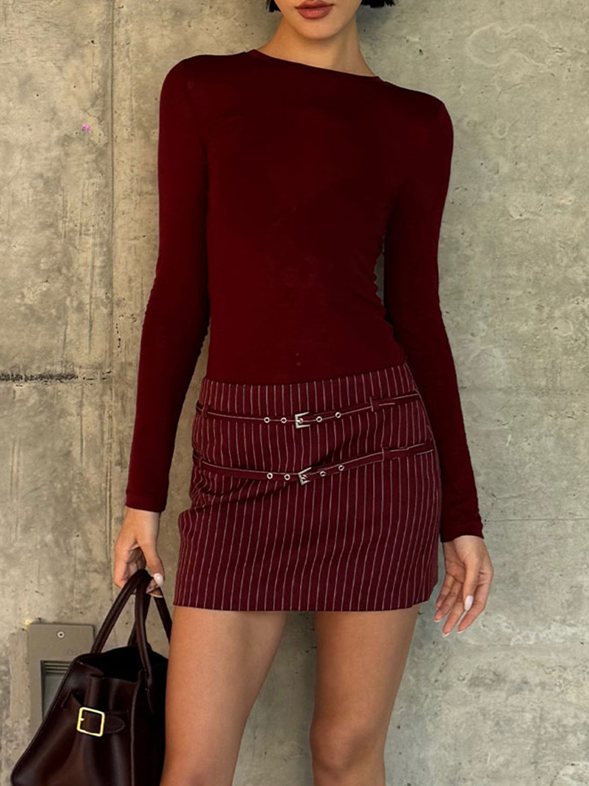 Nadelstreifenrock mit Gürtelverzierung