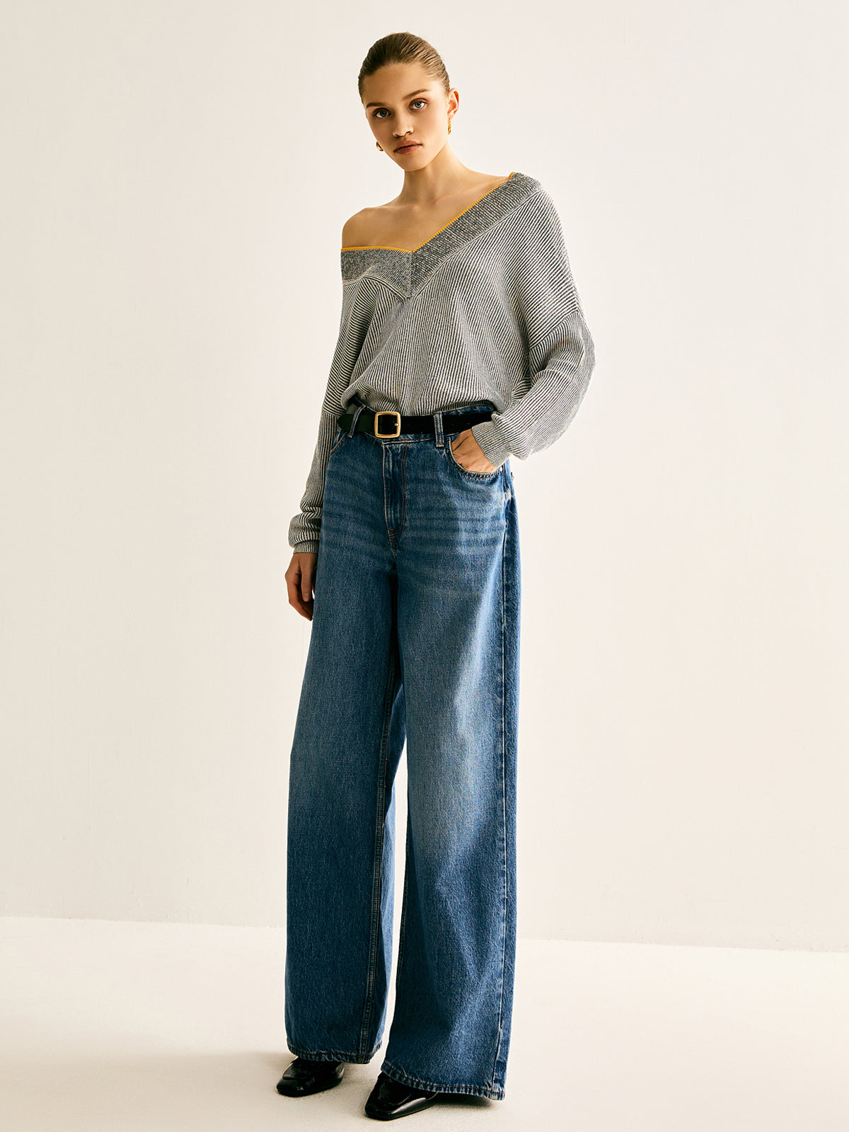 Haut en maille côtelée bicolore à col en V