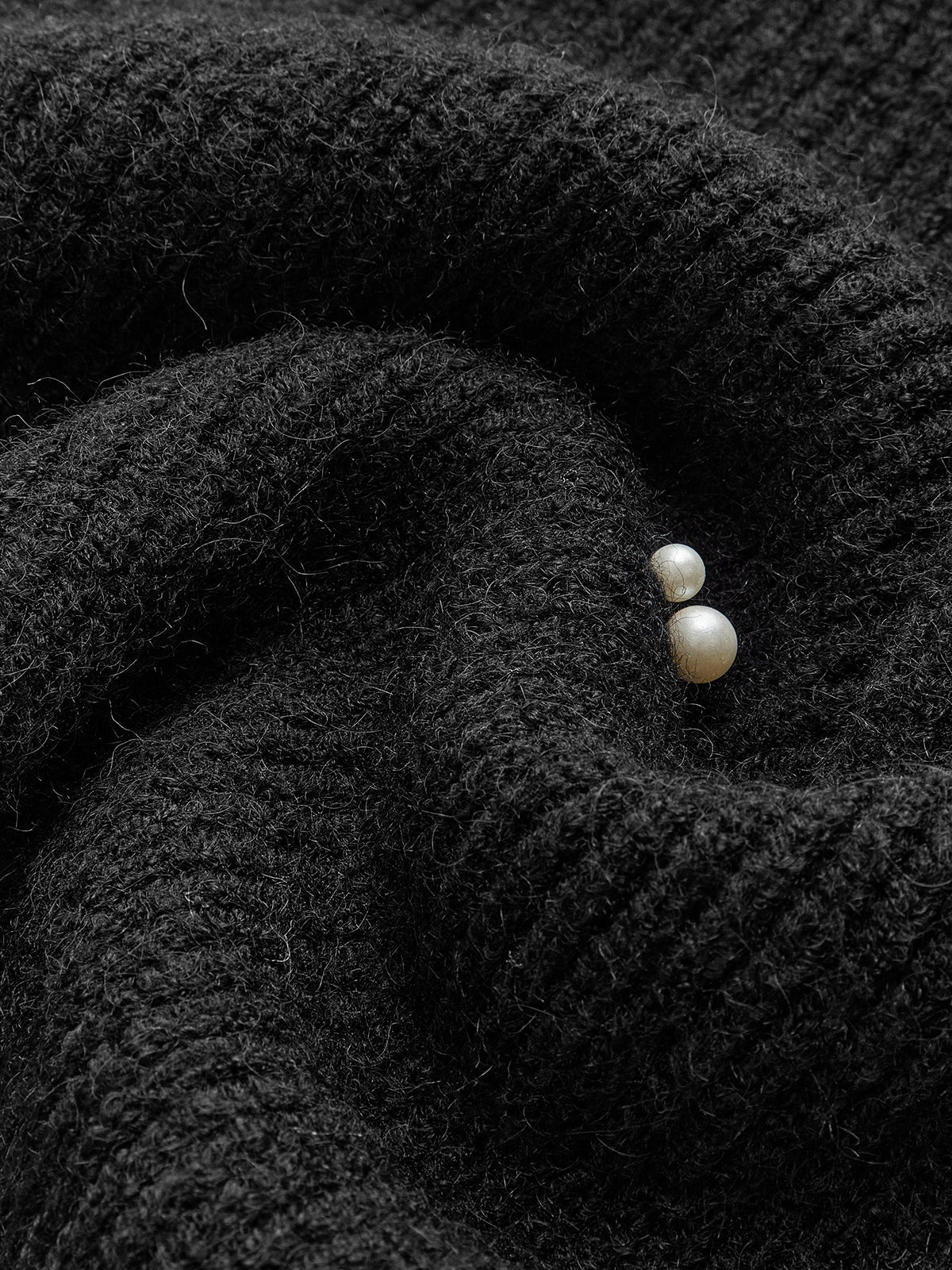 Pull à perles et à ceinture