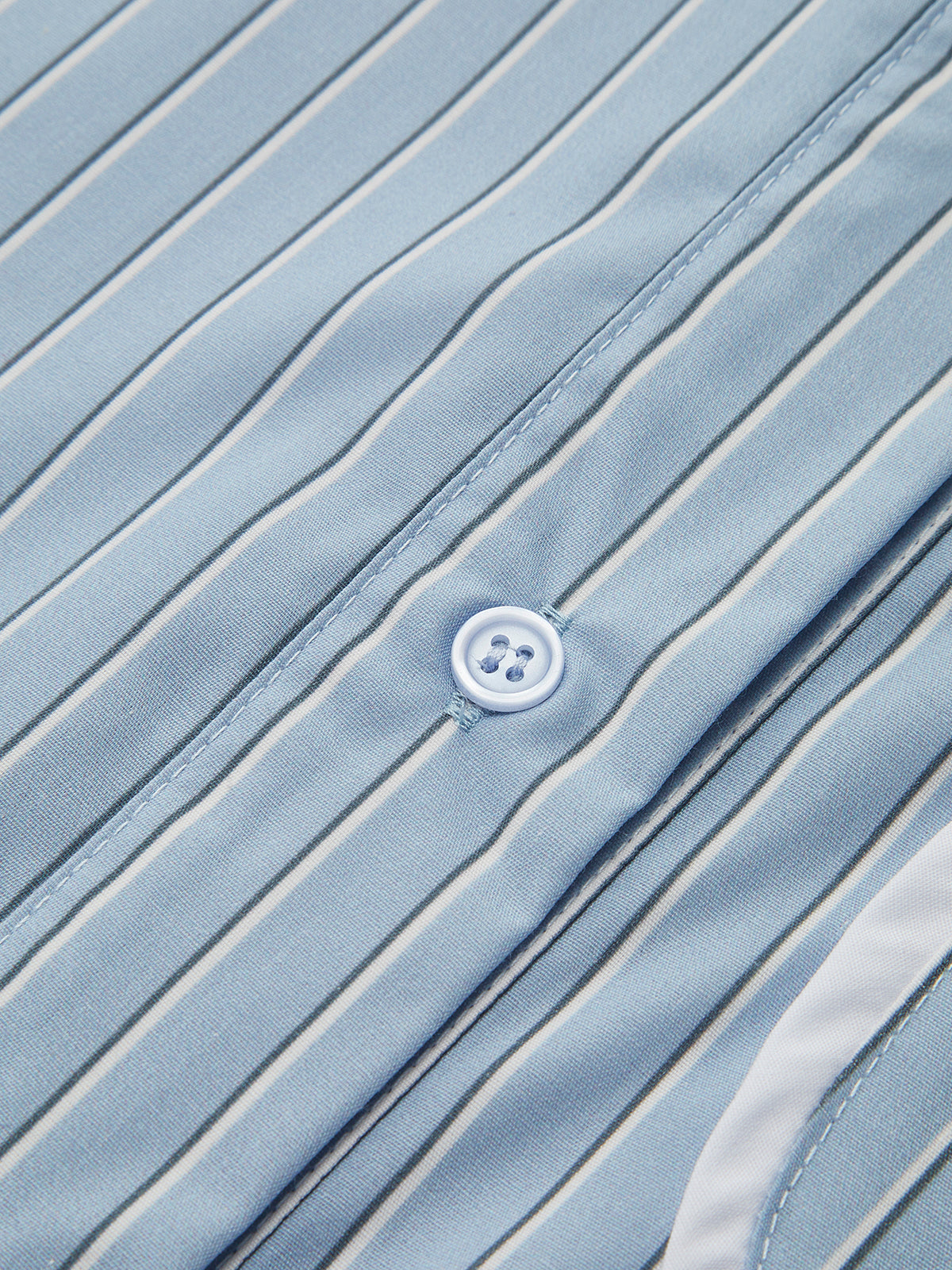 Polohemd mit kontrastfarbenen Manschetten und Nadelstreifen