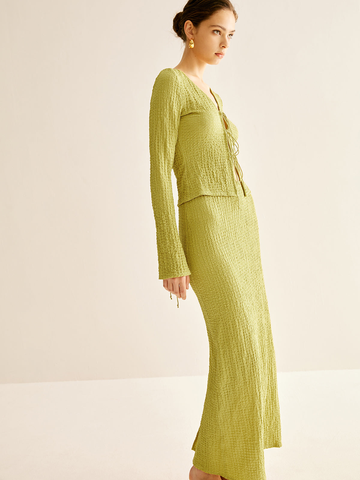 Ensemble jupe lacée à col V uni