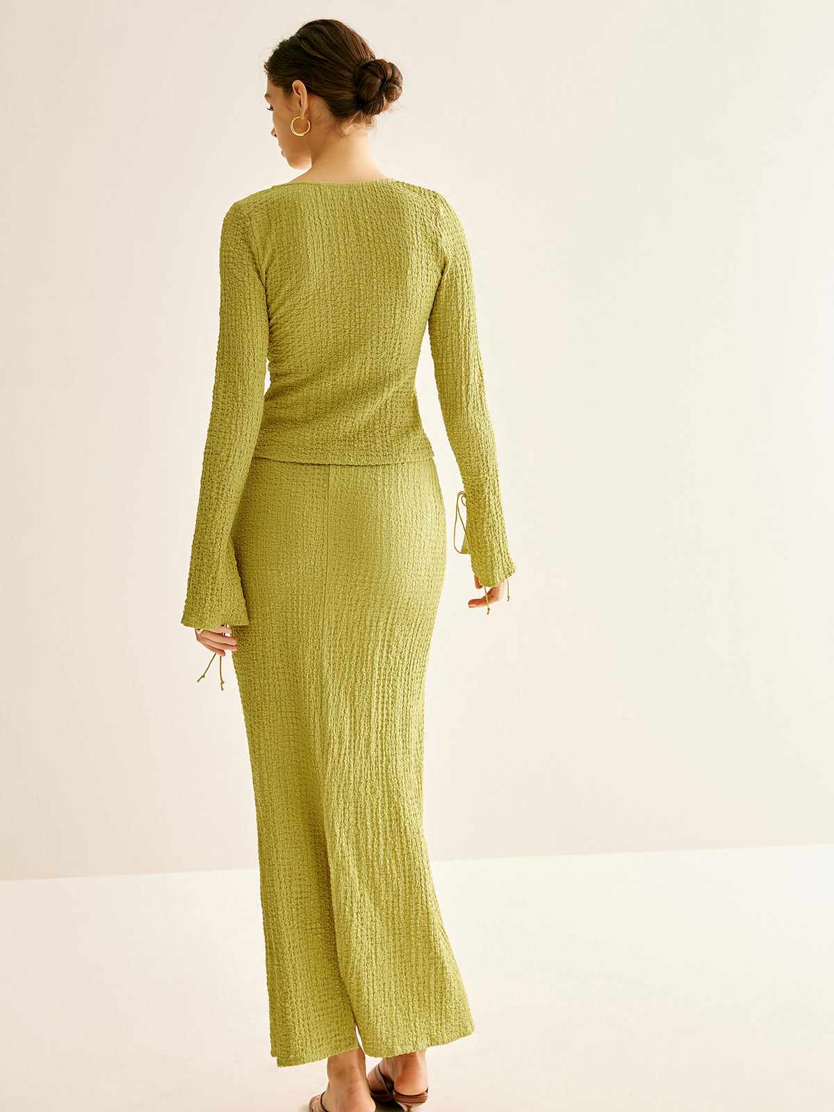 Ensemble jupe lacée à col V uni