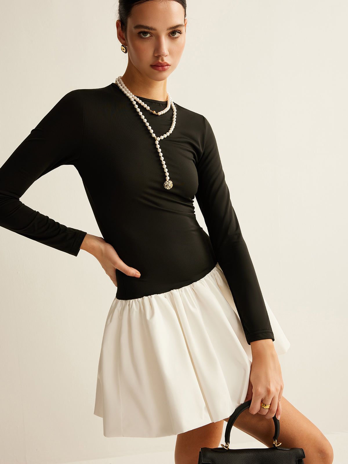 Robe cintrée à empiècements bicolores