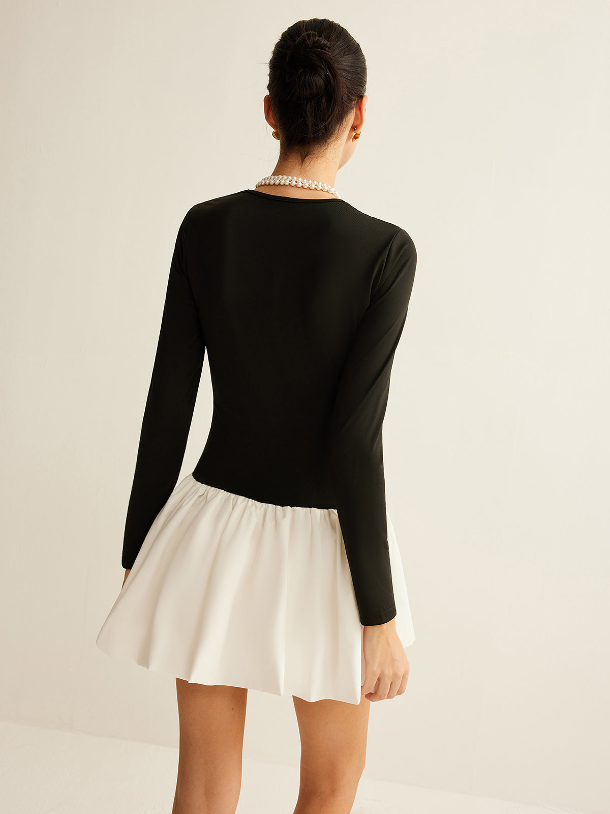 Robe cintrée à empiècements bicolores