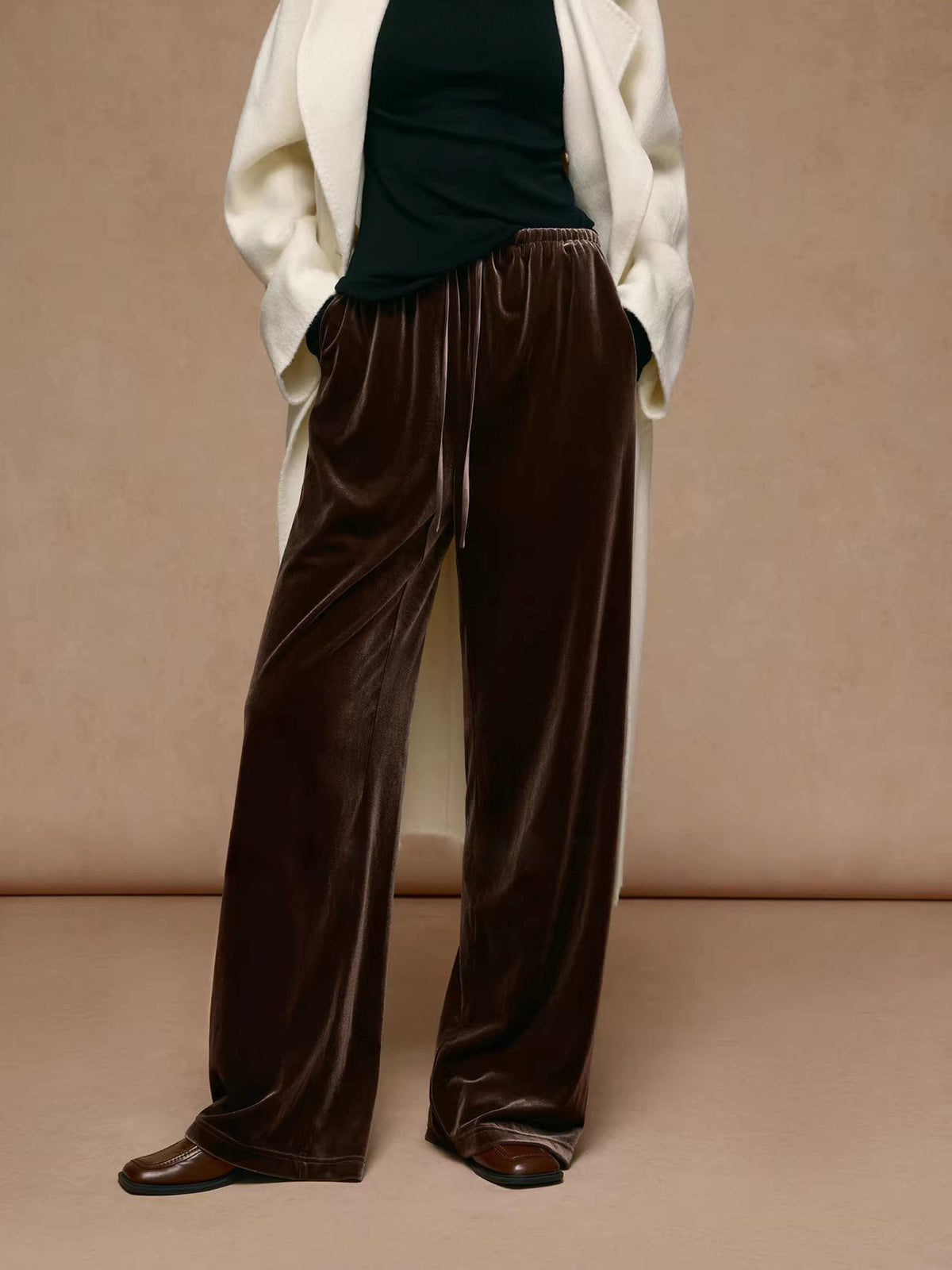 Gemütliche, drapierte Hose mit Kordelzug