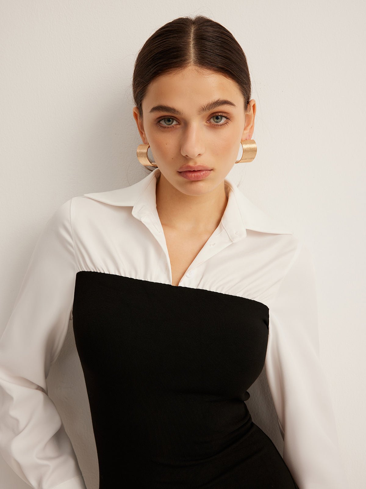 Robe moulante à revers color block