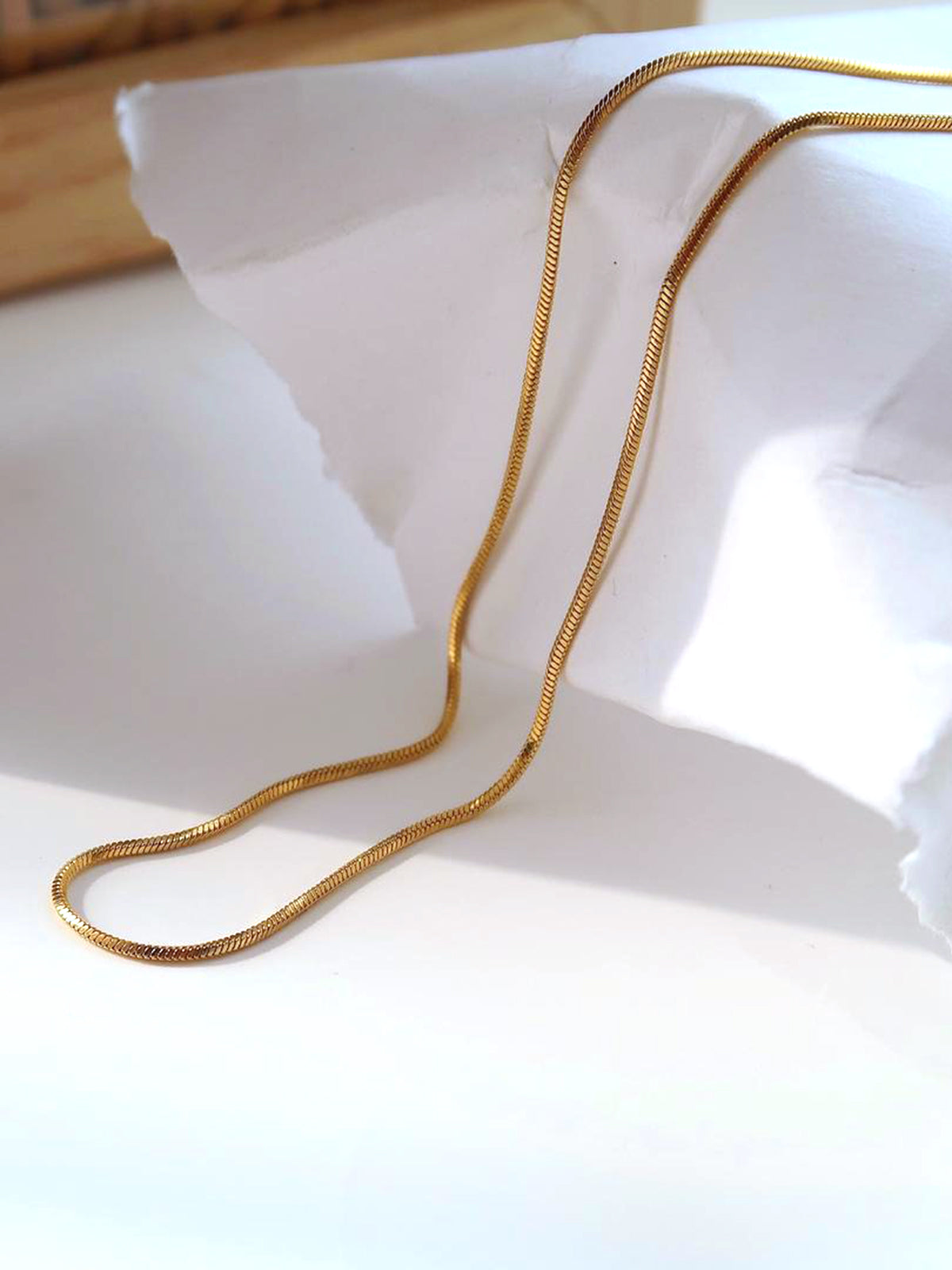 Collier à plusieurs rangs en chaîne serpent