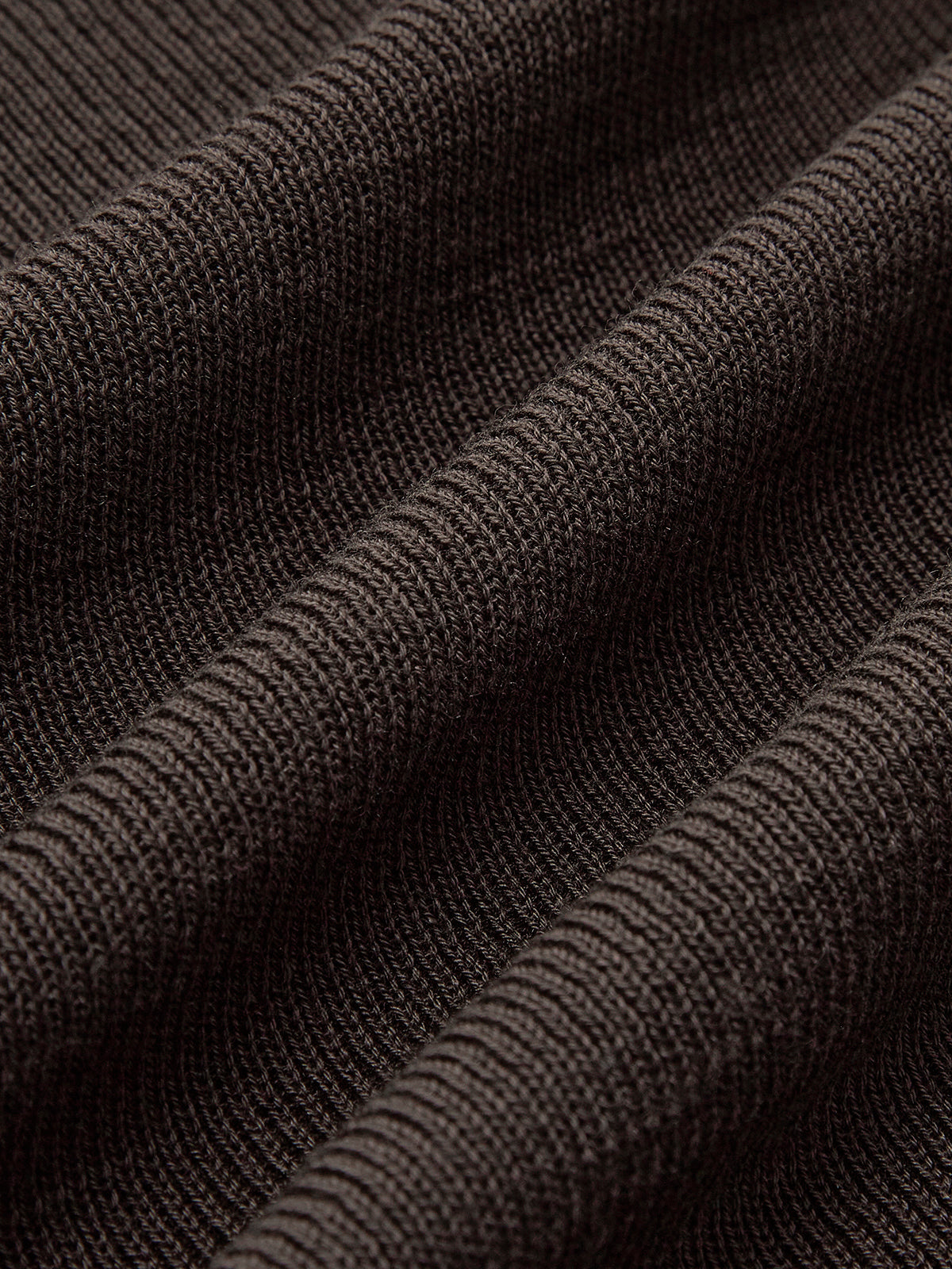 Seitlich plissiertes, schmal geschnittenes Stricktop