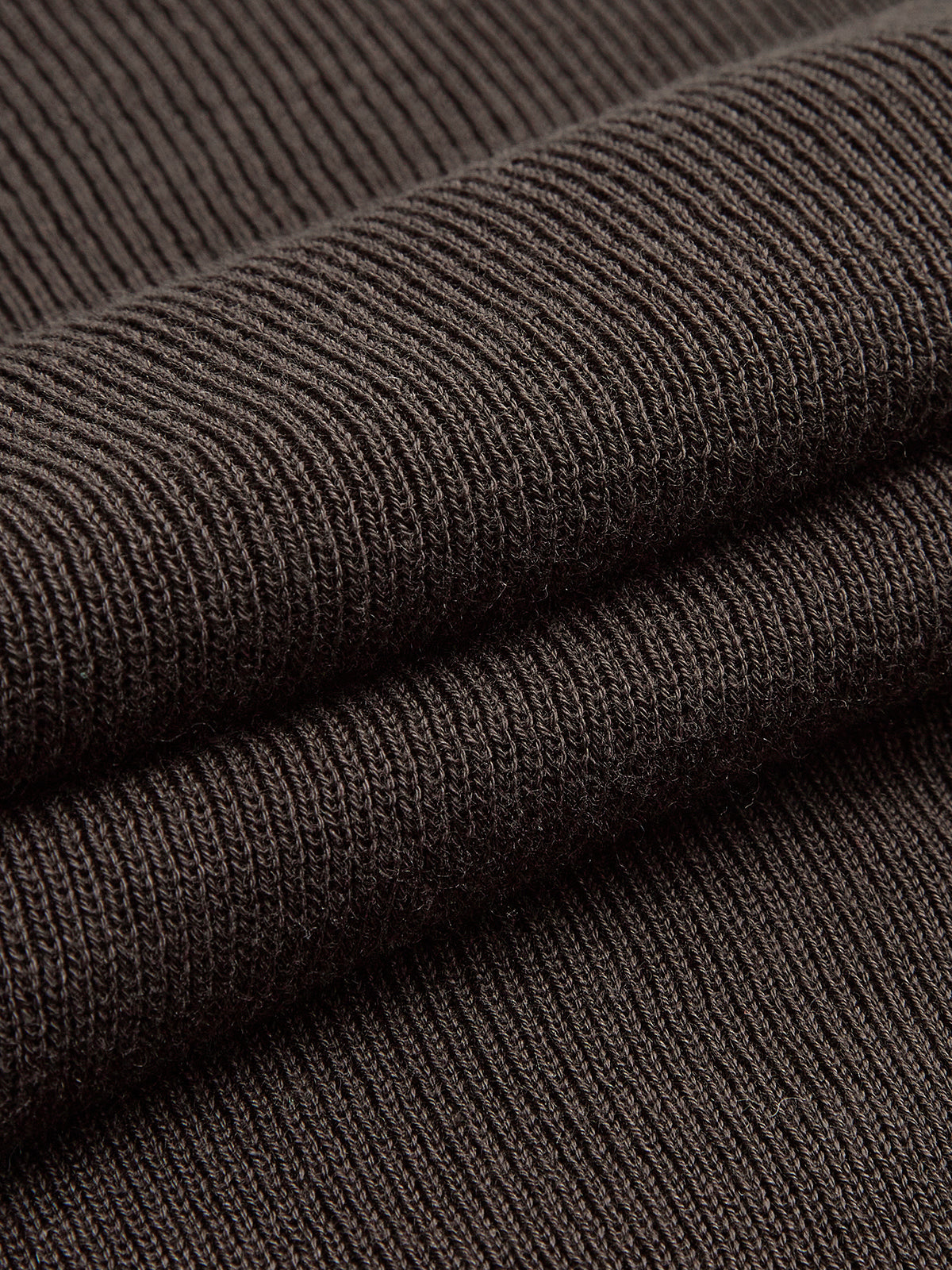 Seitlich plissiertes, schmal geschnittenes Stricktop