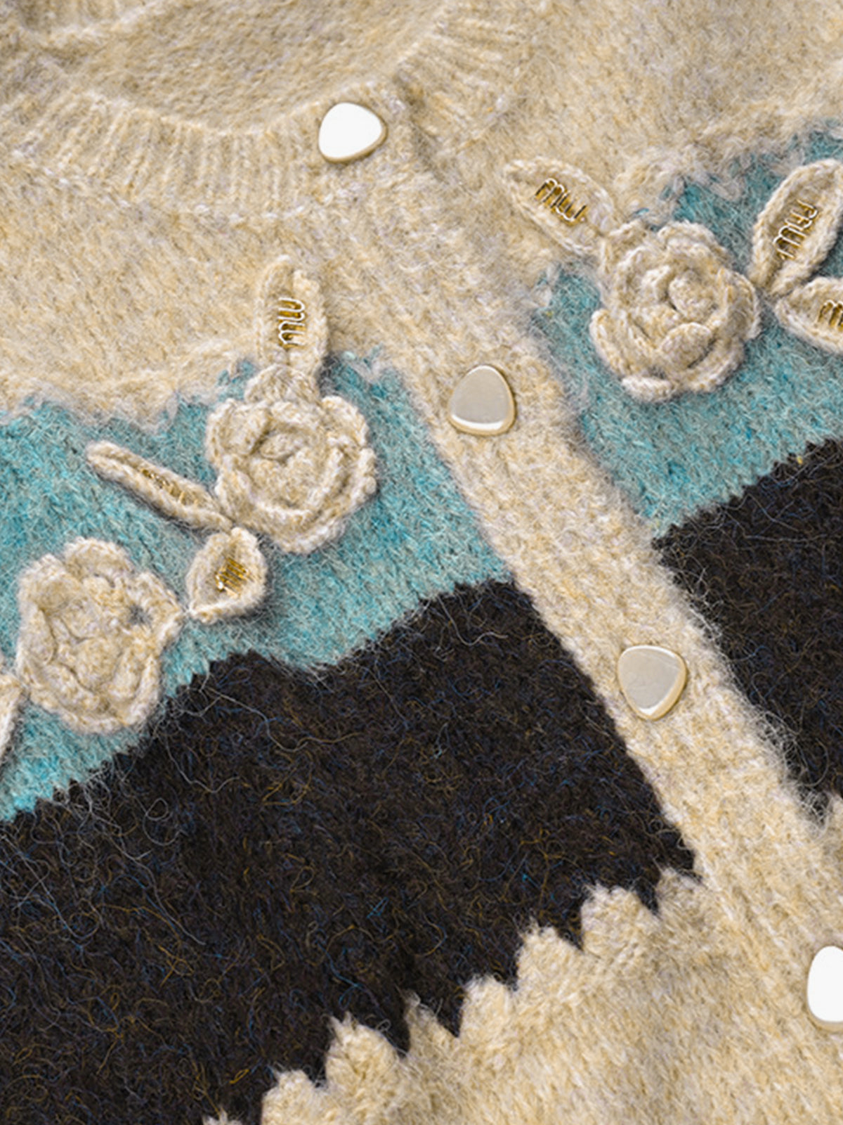 Gehäkelter Cardigan mit Blumenmuster und Farbblock-Design