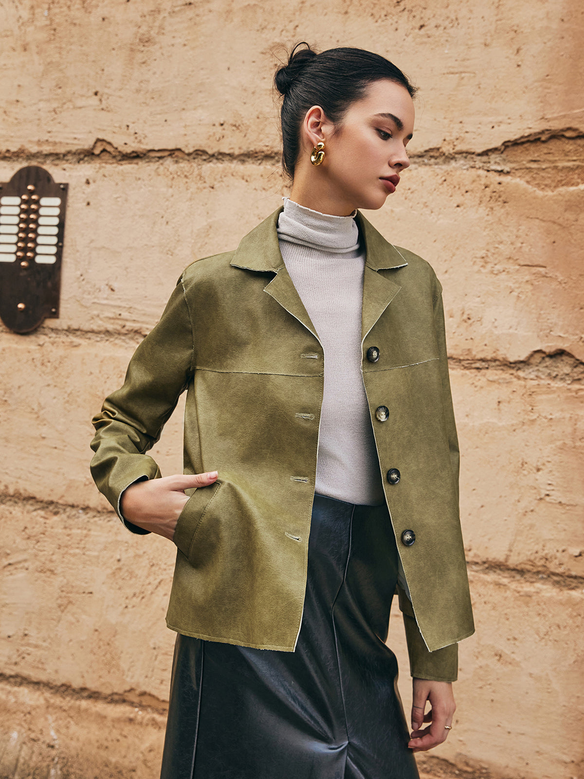 Lockere Zwangsjacke aus PU-Leder