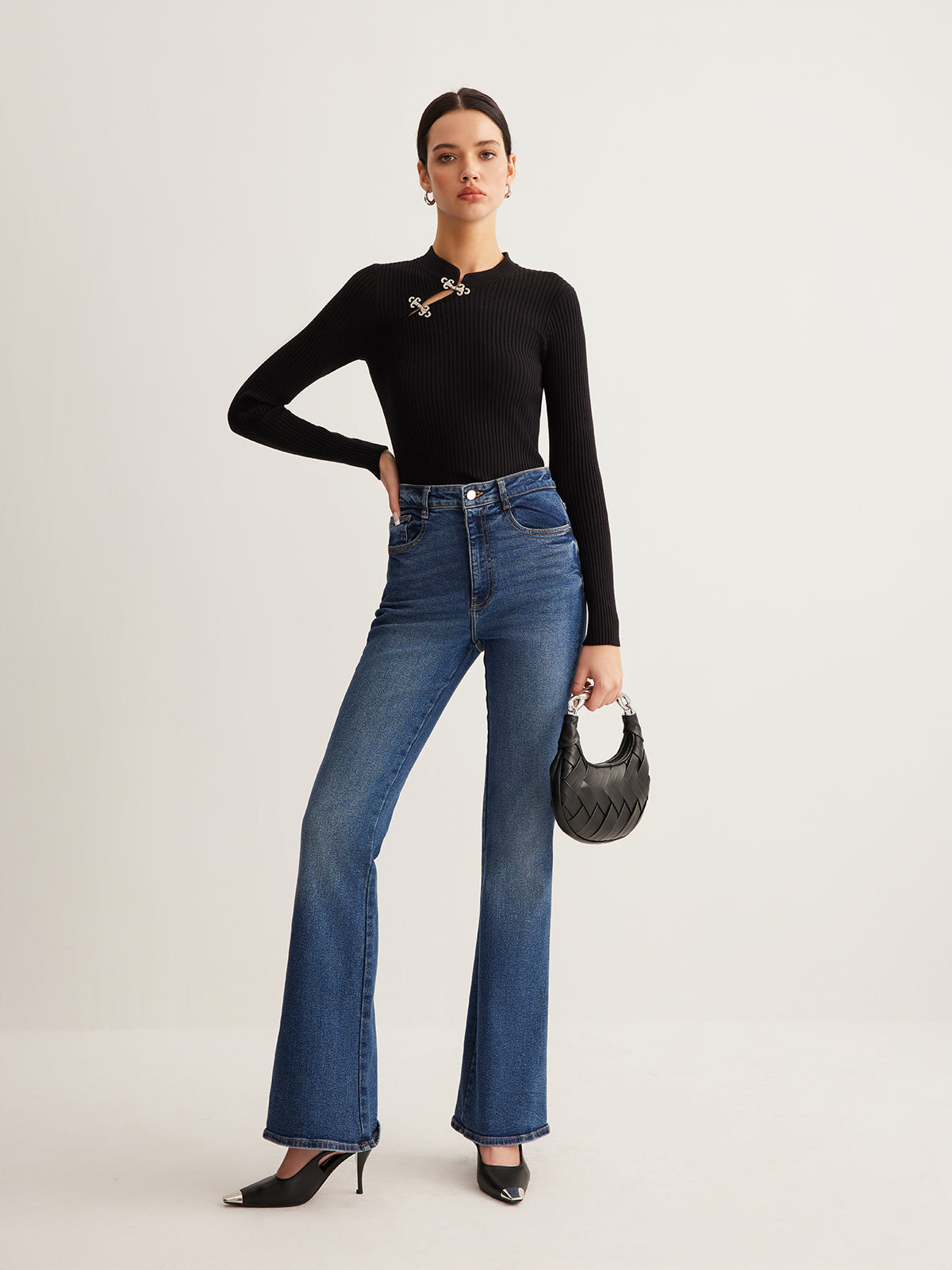 Vielseitiges Strickoberteil mit Metalldekor