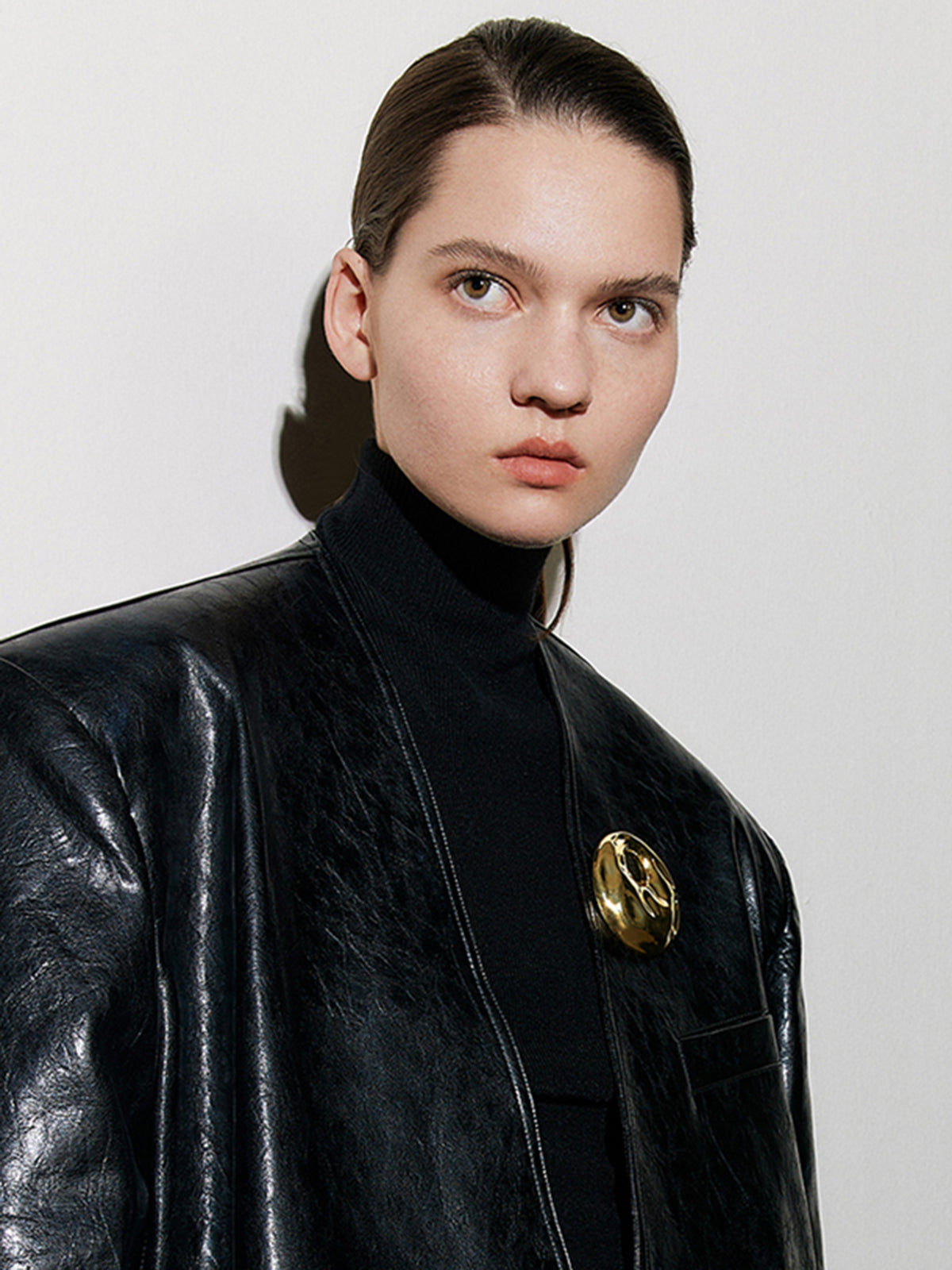 Schlaglöcher Hohlreifen-Brosche