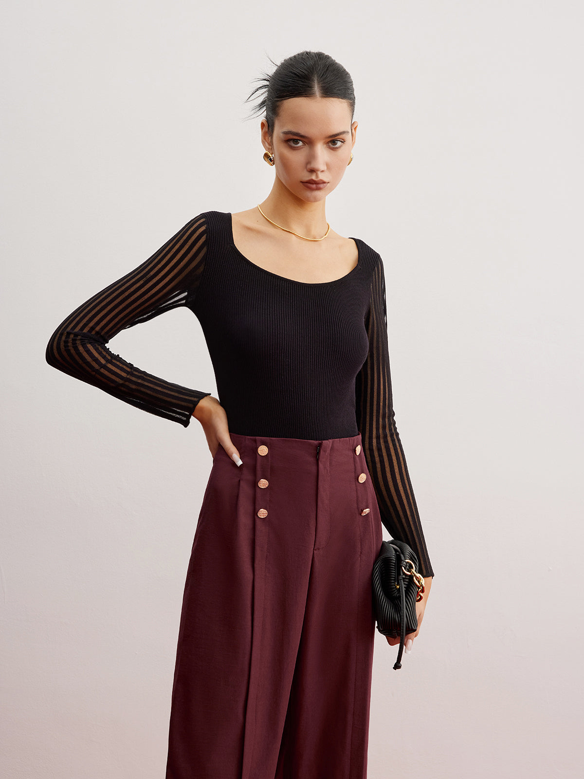 Pull côtelé à manches transparentes