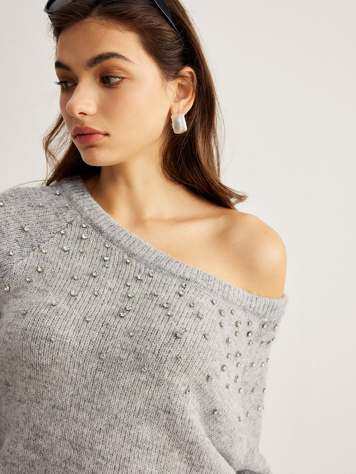 Pullover mit Perlenverzierung