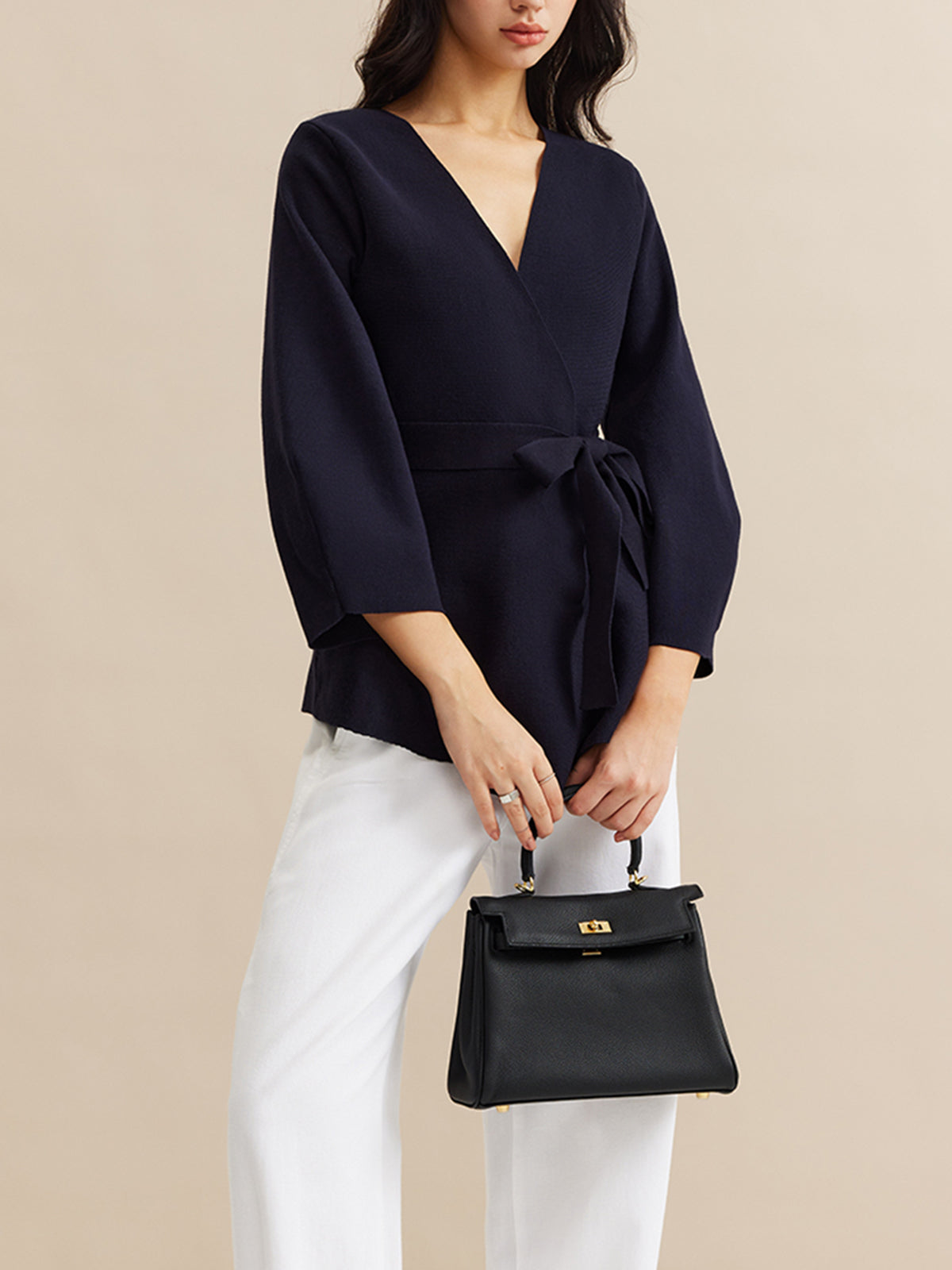 Minimalistischer Wickelcardigan mit Gürtel