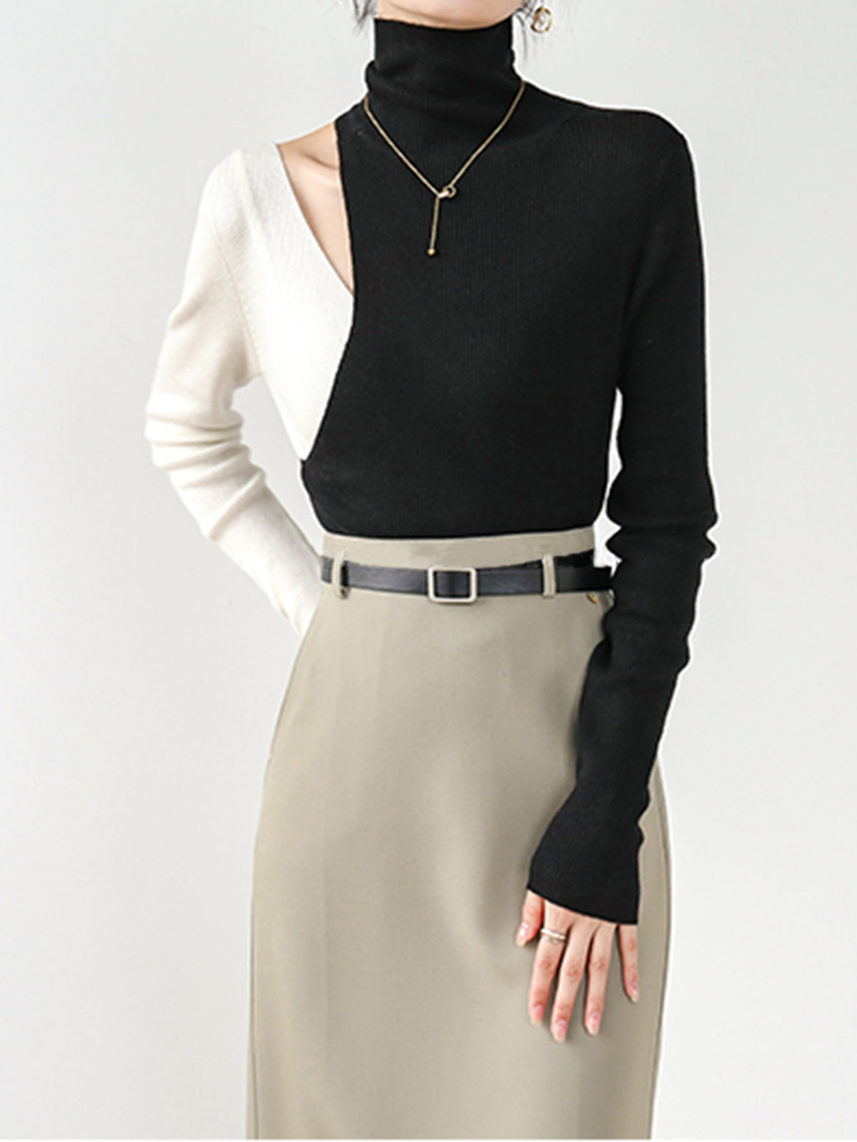 Stricktop mit Farbblock-Ausschnitt