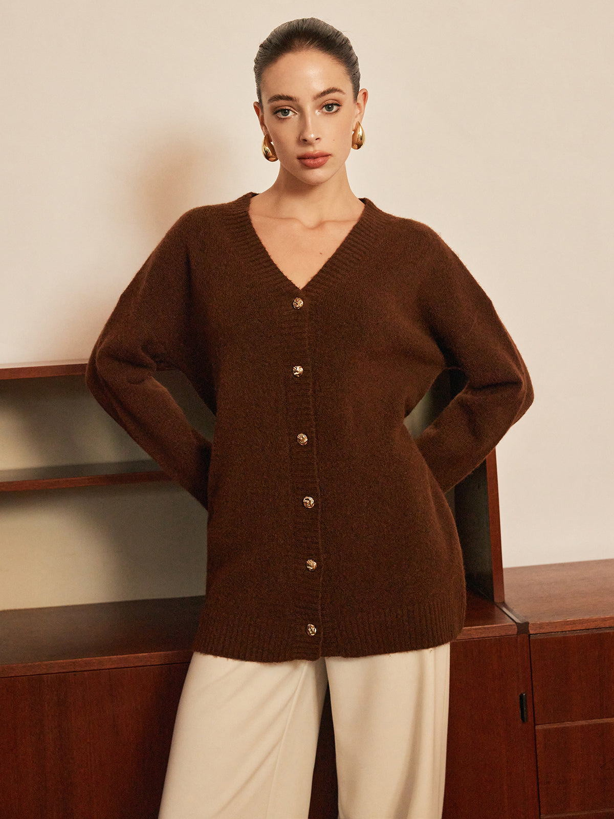 Cardigan ceinturé en laine mélangée à boutons métalliques