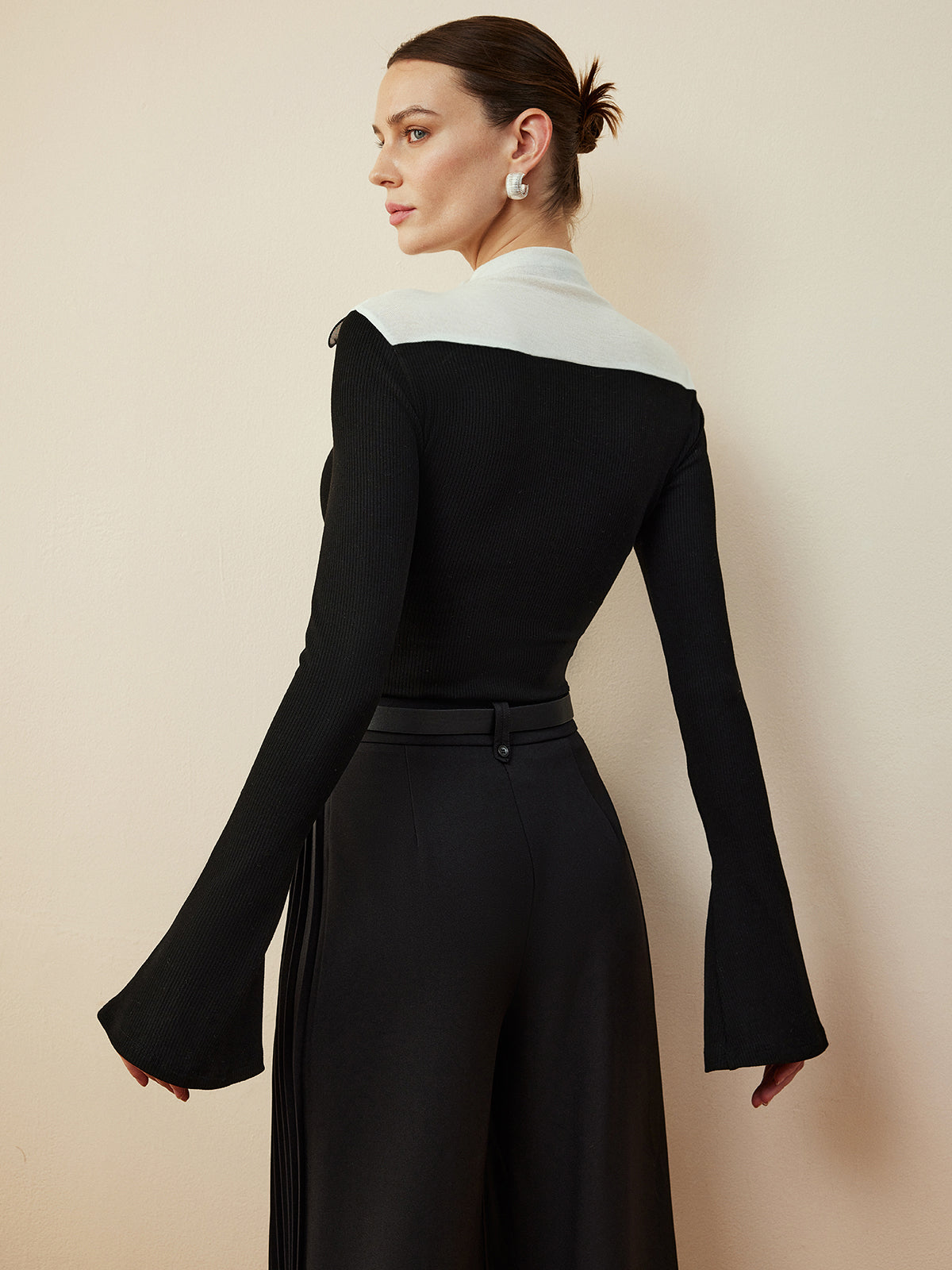 T-shirt à col montant et volants Romance